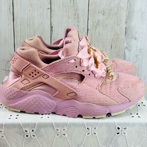 Nike Huarache Run SE Girls Shoes Size 6Y Light Arctic Pink/Arctic chunky laces